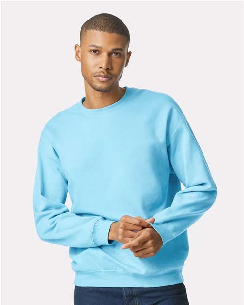 Gildan SF000 Unisex Softstyle® Midweight Crewneck Sweatshirt Sky Cotton Cotton-Poly Blend Crewneck Fleece Midweight Moisture-Wicking Outerwear Polyester Regular Fit Spandex Sport / Athletic Super Heavyweight Sweatshirts & Fleece Tear-Away Label Tops Womens Womens Tops