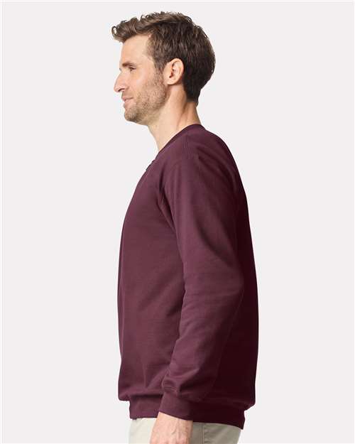 Gildan 18900 Heavy Blend Fleece Stadium Blanket Cotton Cotton-Poly Blend Crewneck Fleece Mens & Unisex Mens & Unisex Tops Midweight Moisture-Wicking Outerwear Polyester Premium Regular Fit Spandex Sport / Athletic Super Heavyweight Sweatshirts & Fleece Tear-Away Label Tops Zippered