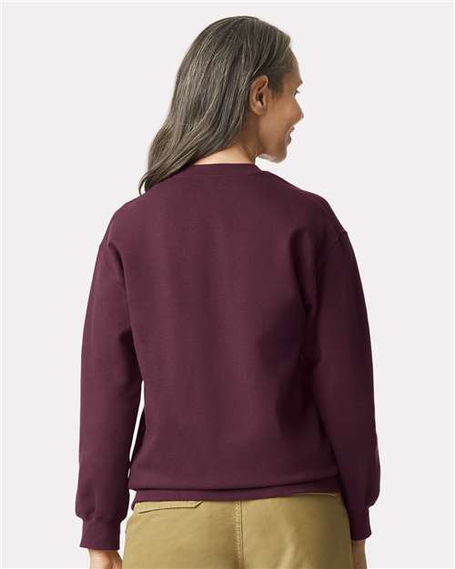 Gildan SF000 Unisex Softstyle® Midweight Crewneck Sweatshirt Cotton Cotton-Poly Blend Crewneck Fleece Midweight Moisture-Wicking Outerwear Polyester Regular Fit Spandex Sport / Athletic Super Heavyweight Sweatshirts & Fleece Tear-Away Label Tops Womens Womens Tops