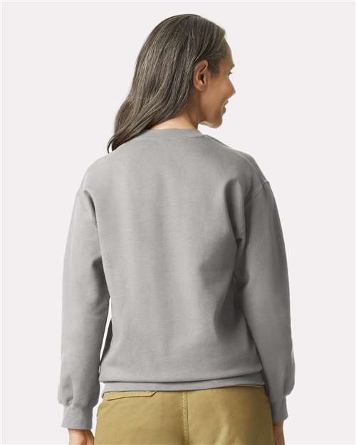 Gildan SF000 Unisex Softstyle® Midweight Crewneck Sweatshirt Cotton Cotton-Poly Blend Crewneck Fleece Midweight Moisture-Wicking Outerwear Polyester Regular Fit Spandex Sport / Athletic Super Heavyweight Sweatshirts & Fleece Tear-Away Label Tops Womens Womens Tops
