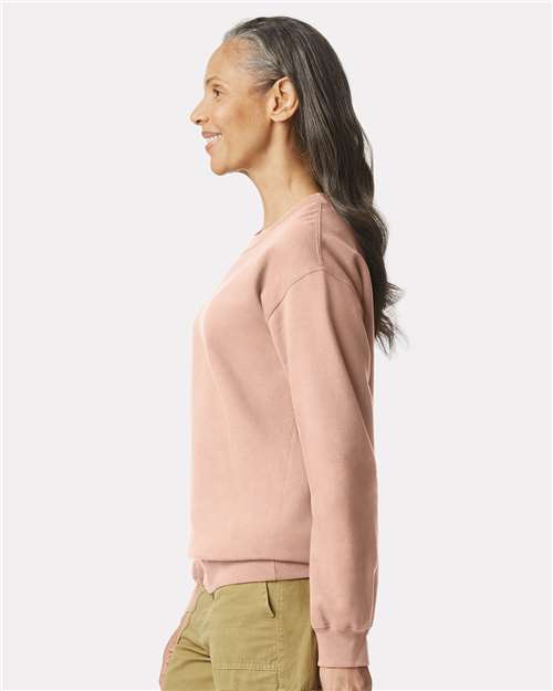 Gildan SF000 Unisex Softstyle® Midweight Crewneck Sweatshirt Cotton Cotton-Poly Blend Crewneck Fleece Midweight Moisture-Wicking Outerwear Polyester Regular Fit Spandex Sport / Athletic Super Heavyweight Sweatshirts & Fleece Tear-Away Label Tops Womens Womens Tops