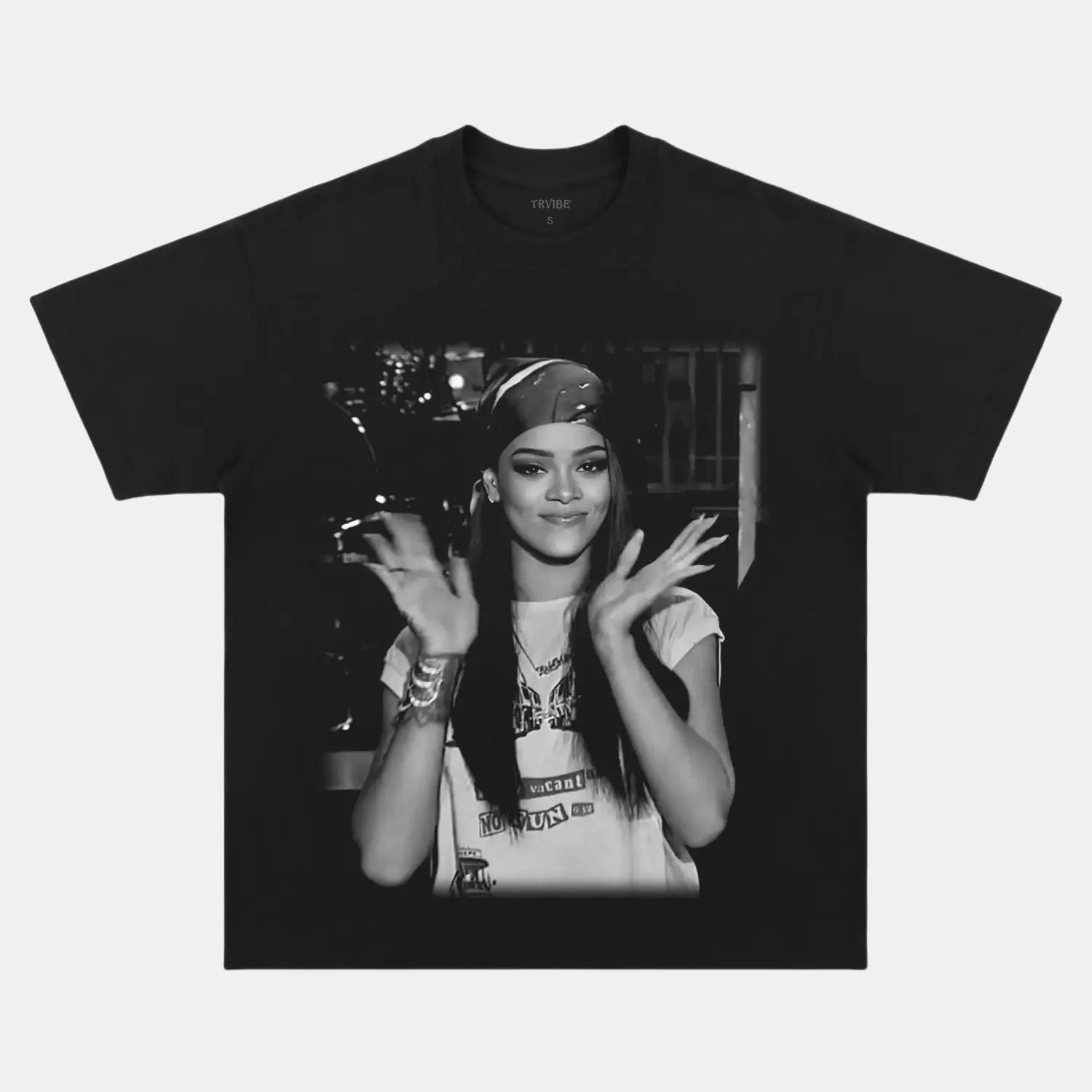 RIHANNA VINTAGE CLOTHES 06.27 HIP HOP MUSIC POP