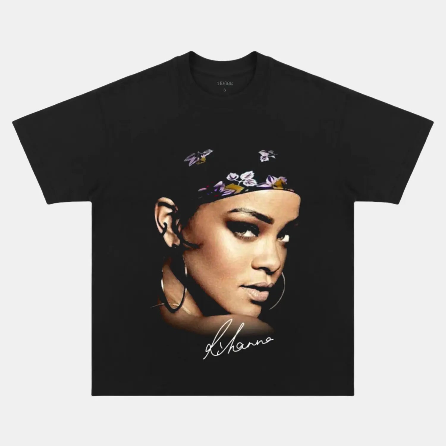 RIHANNA VINTAGE CLOTHES 06.11 HIP HOP MUSIC POP