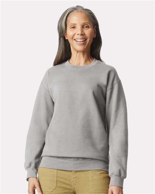Gildan SF000 Unisex Softstyle® Midweight Crewneck Sweatshirt Cement Cotton Cotton-Poly Blend Crewneck Fleece Midweight Moisture-Wicking Outerwear Polyester Regular Fit Spandex Sport / Athletic Super Heavyweight Sweatshirts & Fleece Tear-Away Label Tops Womens Womens Tops