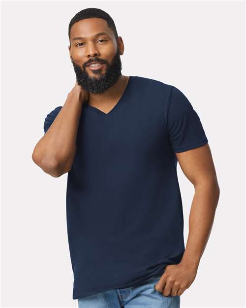 Gildan 64V00, Unisex Softstyle V-neck T-shirt, Navy