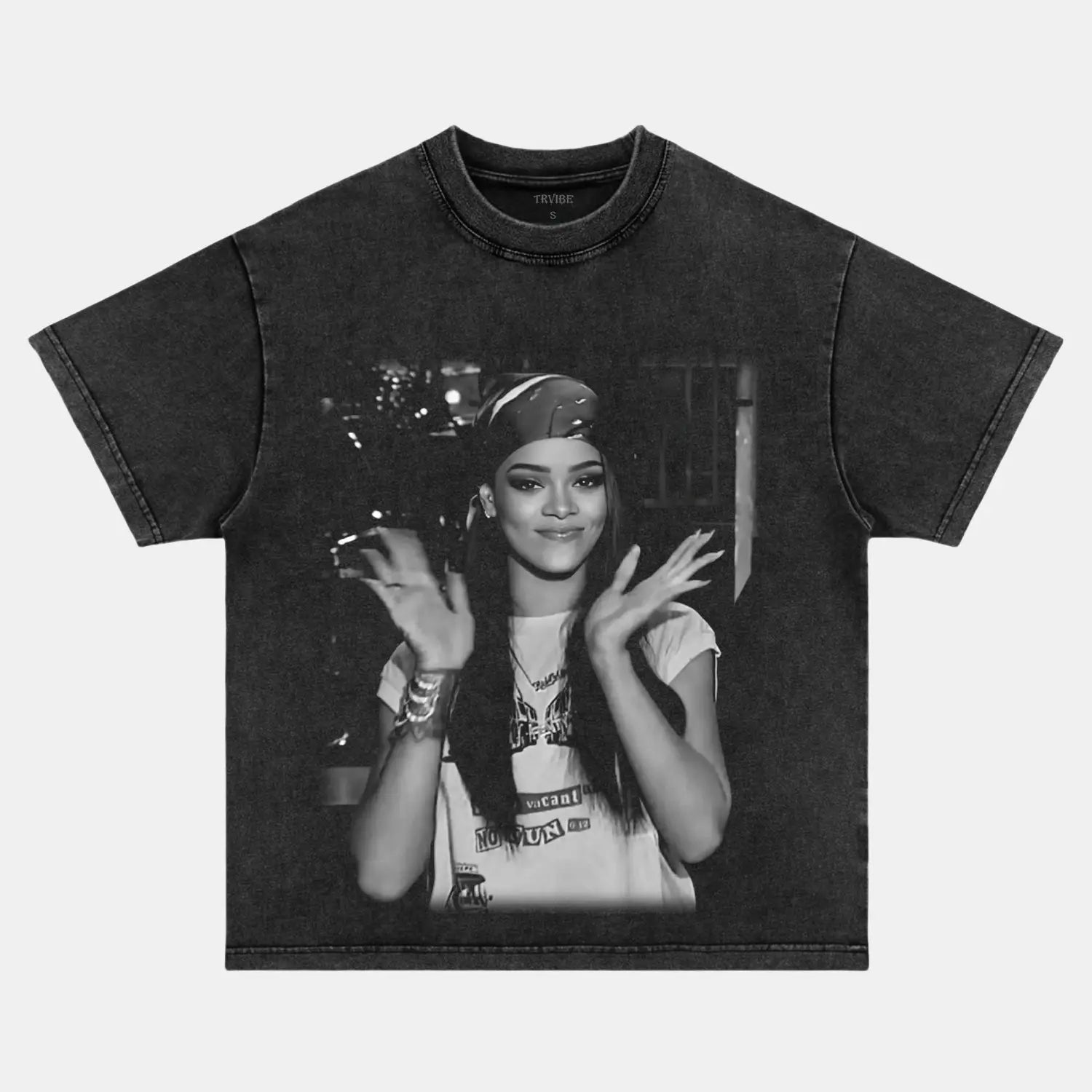 RIHANNA VINTAGE CLOTHES 06.27 HIP HOP MUSIC POP