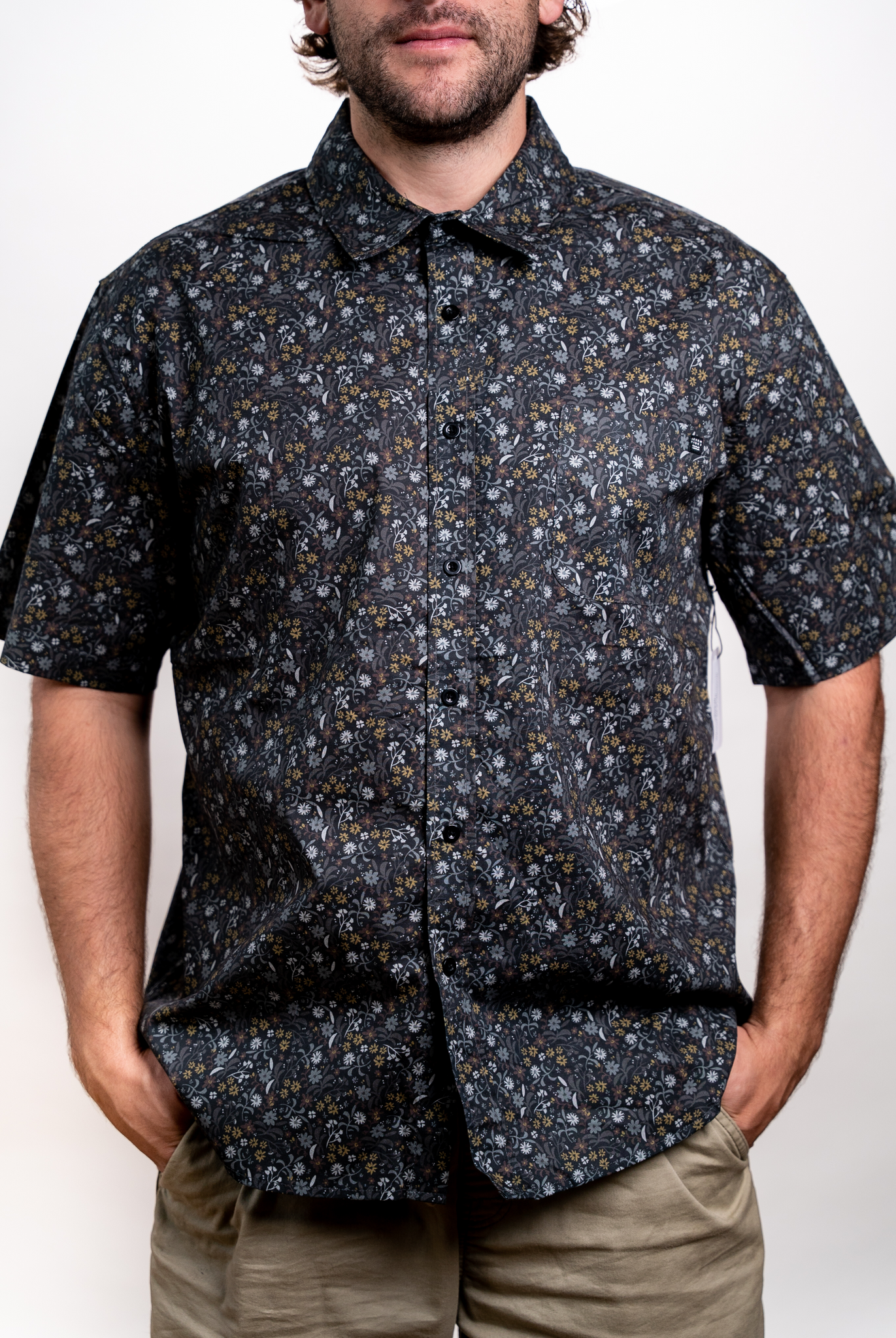 STSSW44 - Shangri LA SS Woven Black Mini Floral Print / S