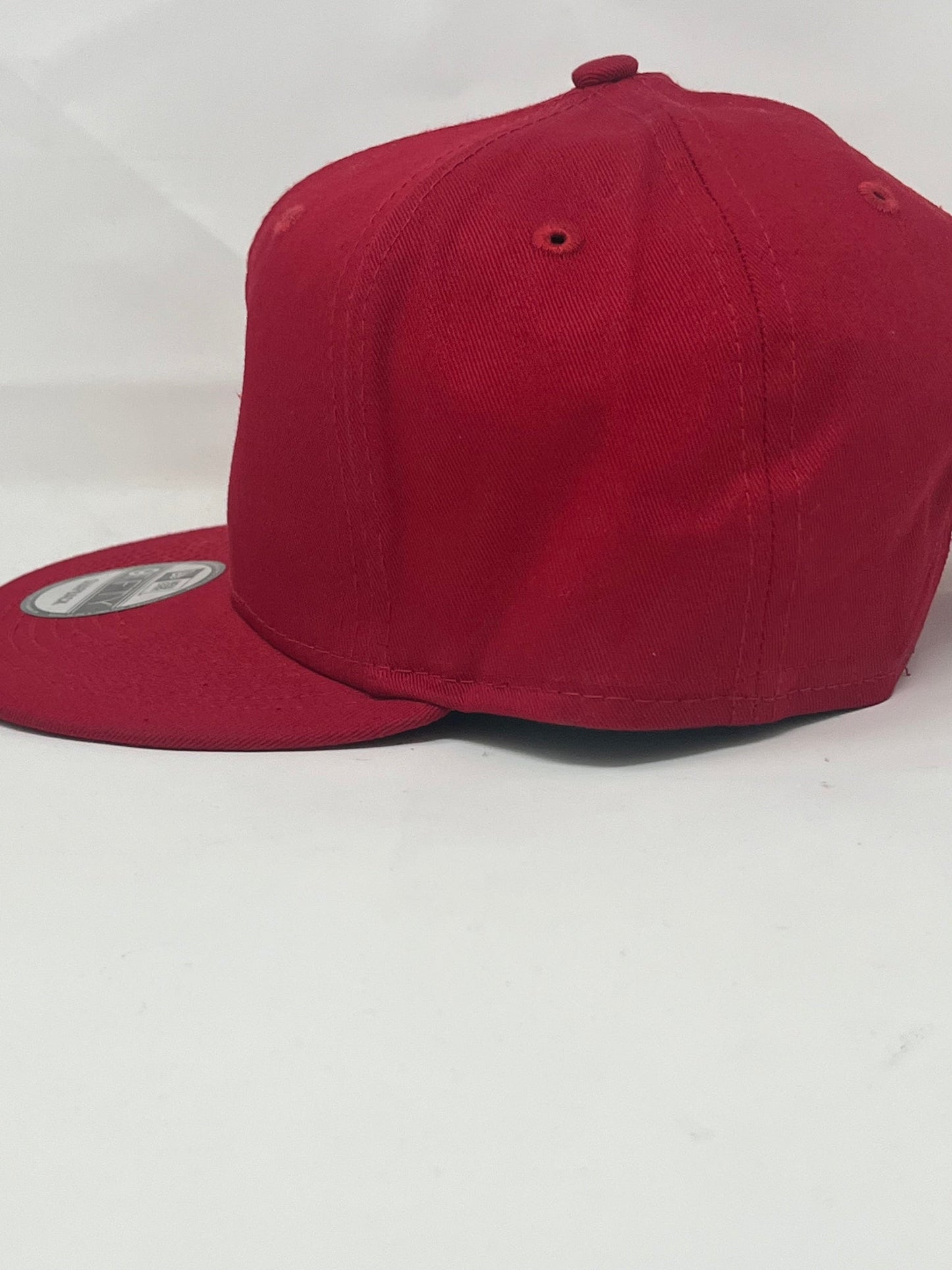 Urban Edge Snapback with Emblematic Shield Design - Red Hat
